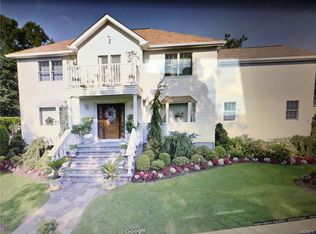 90 Donald Dr, New Rochelle, NY 10804