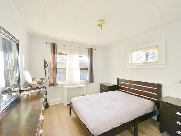 92-49 Springfield Boulevard image 10 of 12