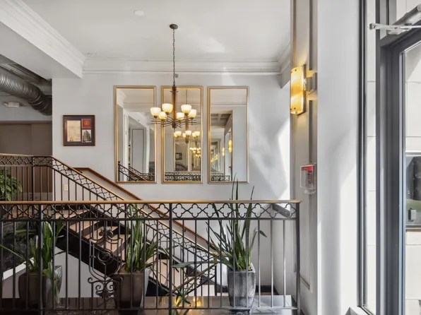 700 Church St APT 207, Nashville, TN 37203