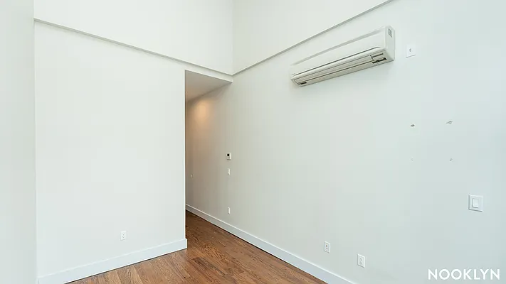 Rented by Nooklyn NYC LLC | media 21