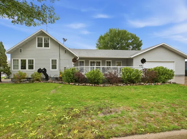 404 1st St NE, Wadena, MN 56482