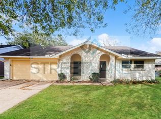 2104 Yorktown Ct S, League City, TX 77573