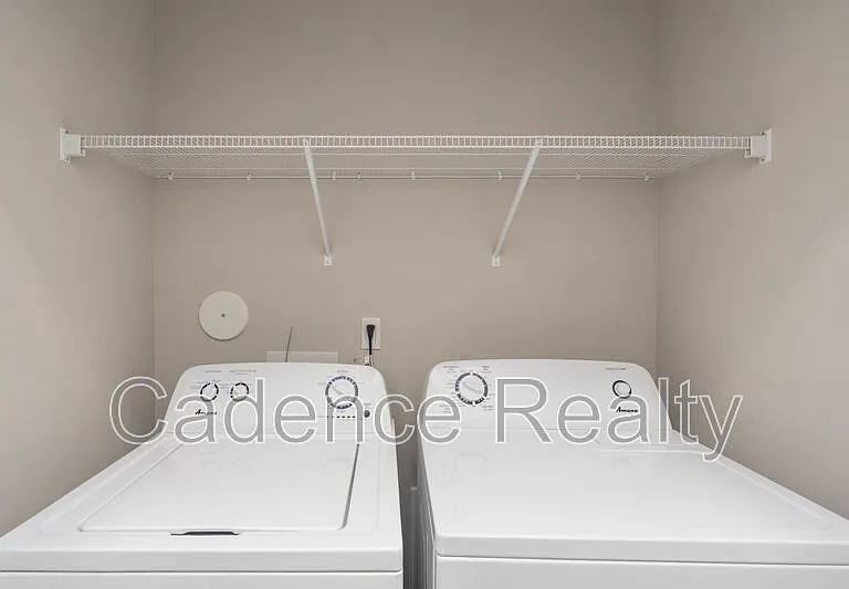 1733 Perimeter Loop — Photo 37