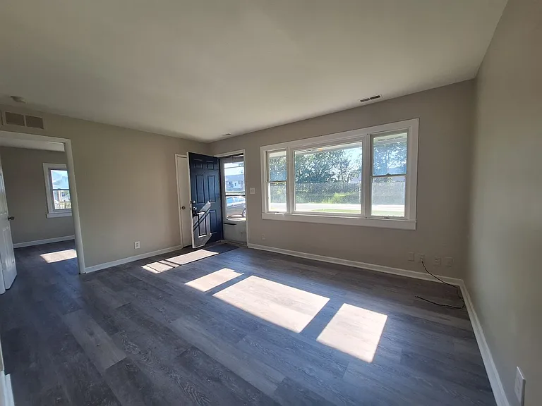 26530 Hayes Rd — Photo 4