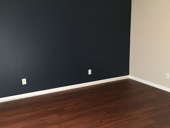 2nd image of 2609 White Oak Ln