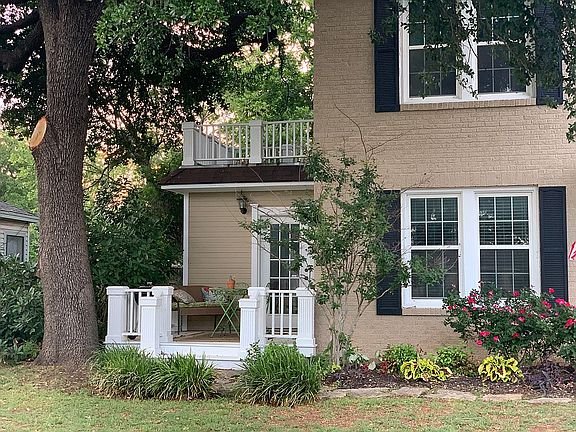 3rd image of 1833 Belmont Blvd