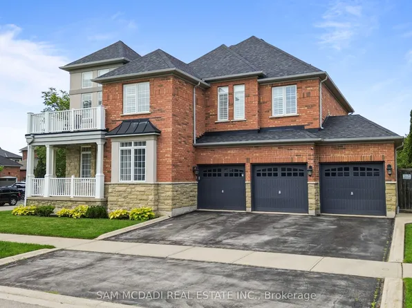 29 Delrosa Way, Hamilton, ON L8E 6E5