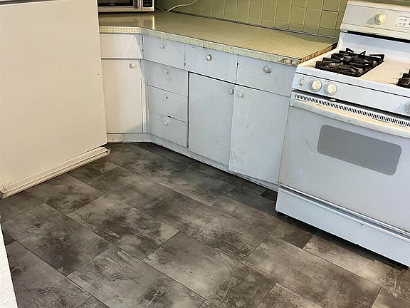 3rd image of 1433 5th Ave