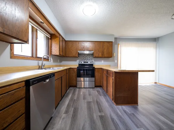 8461 144th St W, Apple Valley, MN 55124