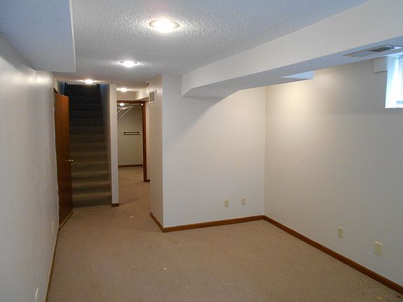 5th image of 1021 N Kiger Rd