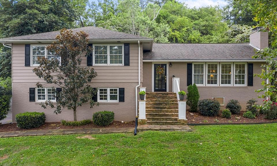 1st image of 3650 Westview Dr NE