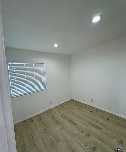 557 Roberta Ave — Photo 11