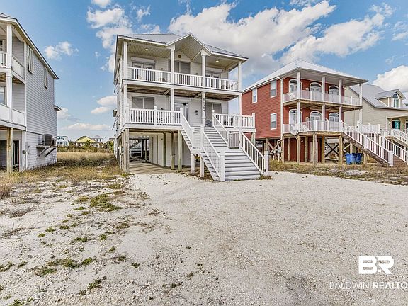 3rd image of 1384 W Beach Blvd