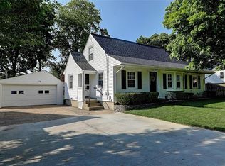 17 Pollett St, Cumberland, RI 02864