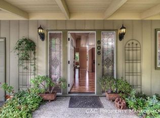 606 Dennett St, Pacific Grove, CA 93950