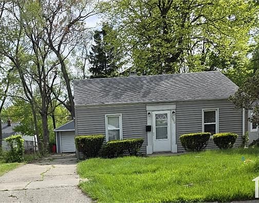 2nd image of 18800 Roscommon St