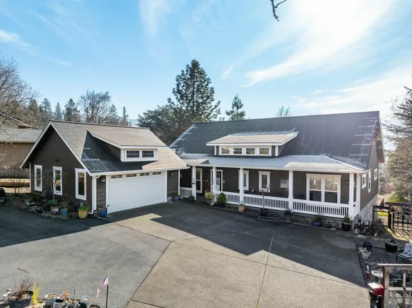 183 NE Ausland Dr, Grants Pass, OR 97526