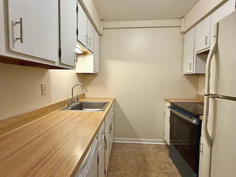 61 Llanfair Rd #C4 — Photo 9
