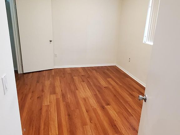 3rd image of 1952 Selby Ave #305
