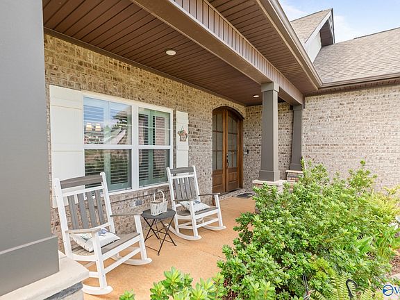 3rd image of 19904 Pebble Brook Ln