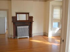 99 Governor St