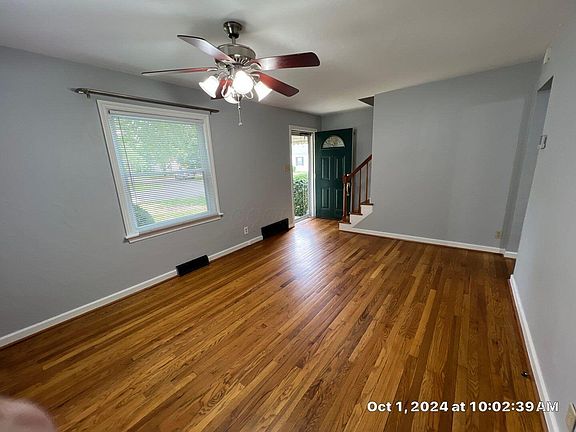 3rd image of 881 W 11th Ave