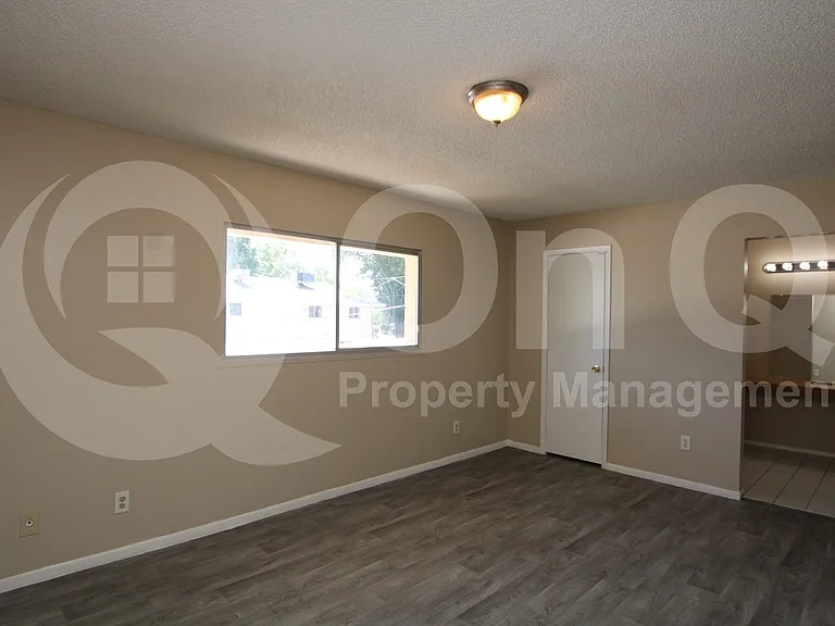 3843 S Mill Ave — Photo 8