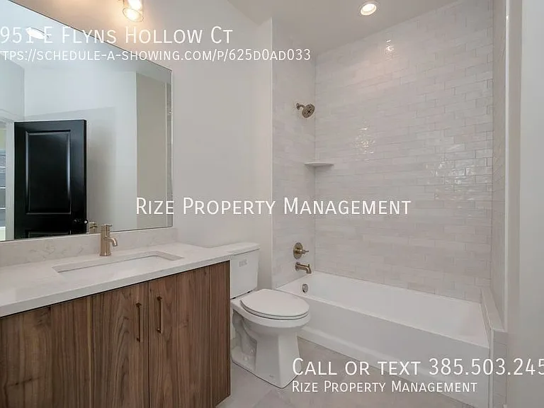 1951 E Flyns Hollow Ct — Photo 16