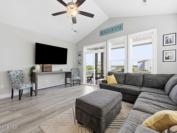 5th image of 124 Sea Gull Lane