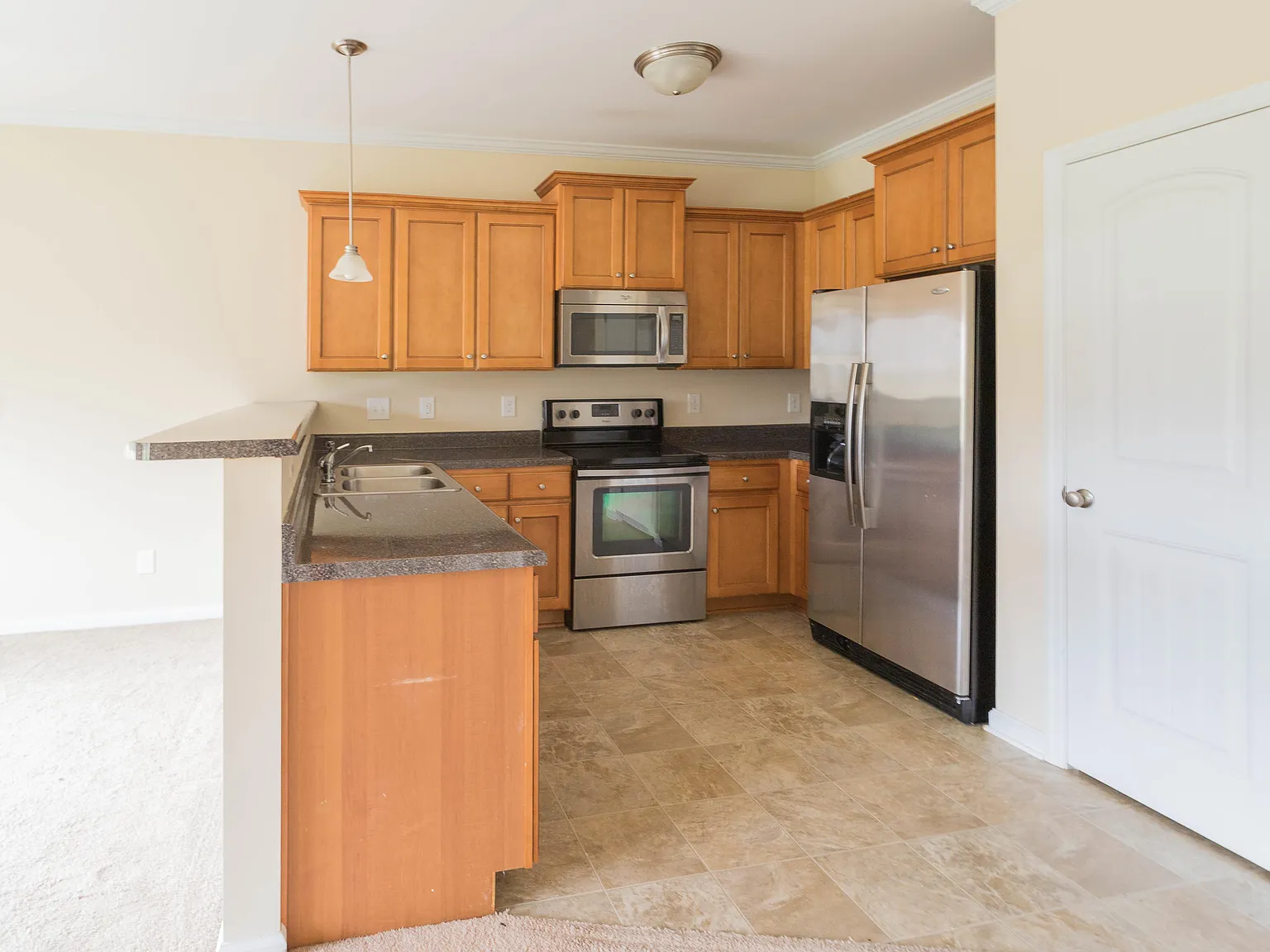 3 bed, 2.5 bath, 1408 sqft, $1,250 — Photo 4