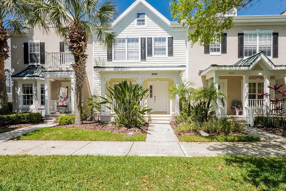 3 bed, 2.0 bath, 1724 sqft, $3,740 — Photo 1