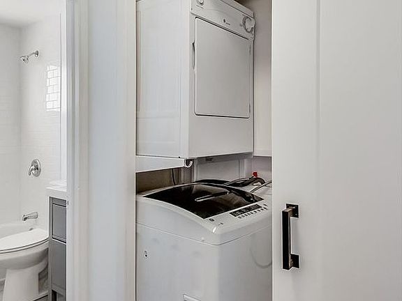 5th image of 329 Lester Ave APT 11