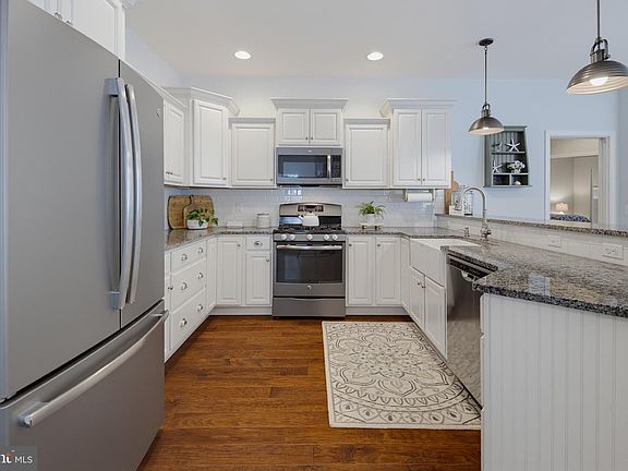 5th image of 116 Hawthorn Cir