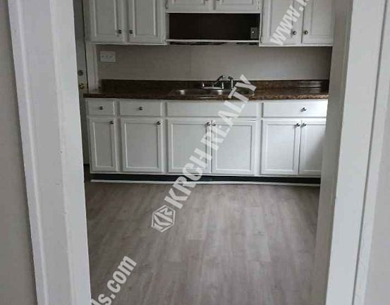 5th image of 12110 Lenacrave Ave #1