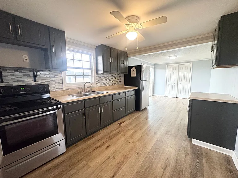 116 Cooper Rd — Photo 5
