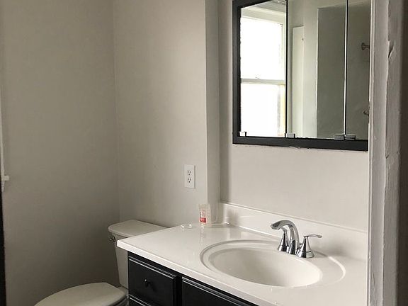4th image of 328 Cedar Ave