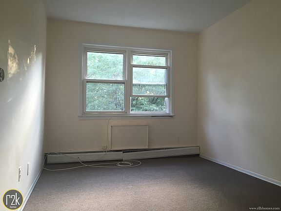 4th image of 1618 Bell Blvd #2
