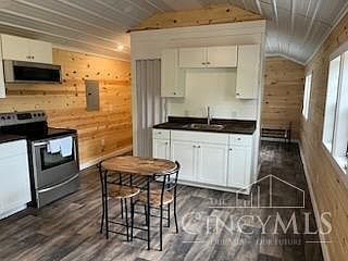 5th image of 6639 Pirate Cove Ct