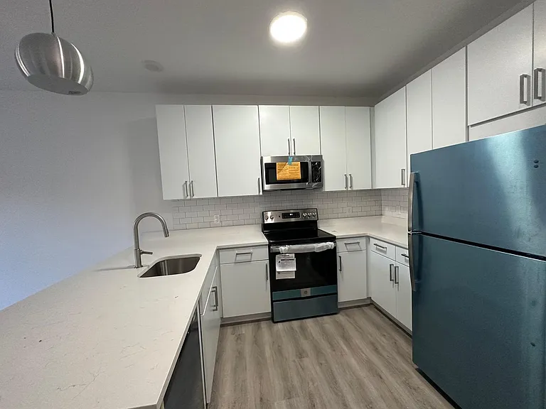 1127 Stuyvesant Ave #203 — Photo 9