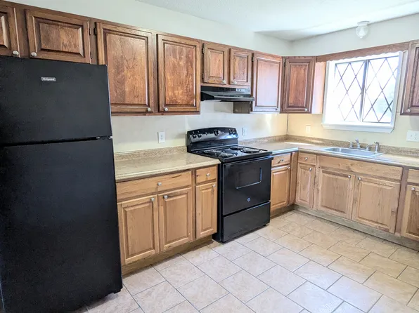 206 Wolcott St APT 1, Waterbury, CT 06705