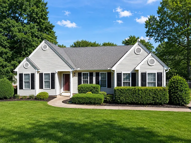 324 Weeping Willow Dr — Photo 1