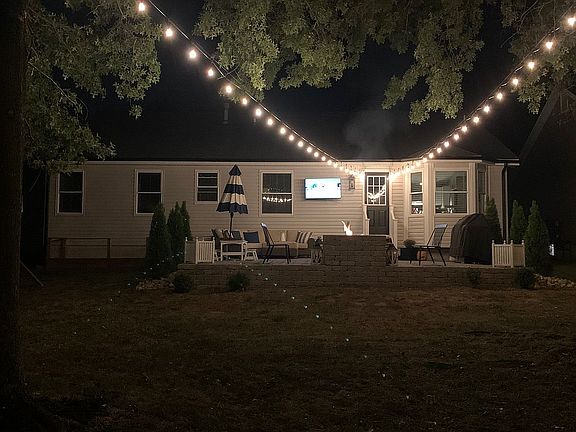 5th image of 323 Oak Park Village Dr