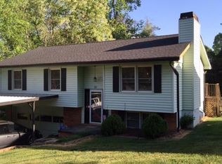 59 Pine Tree Dr, Candler, NC 28715