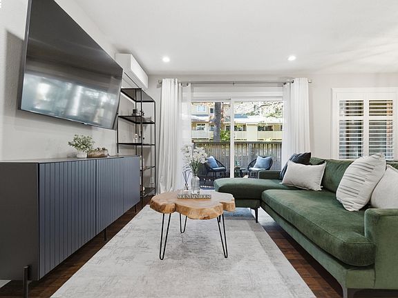 3rd image of 2724 Oak Rd APT 88