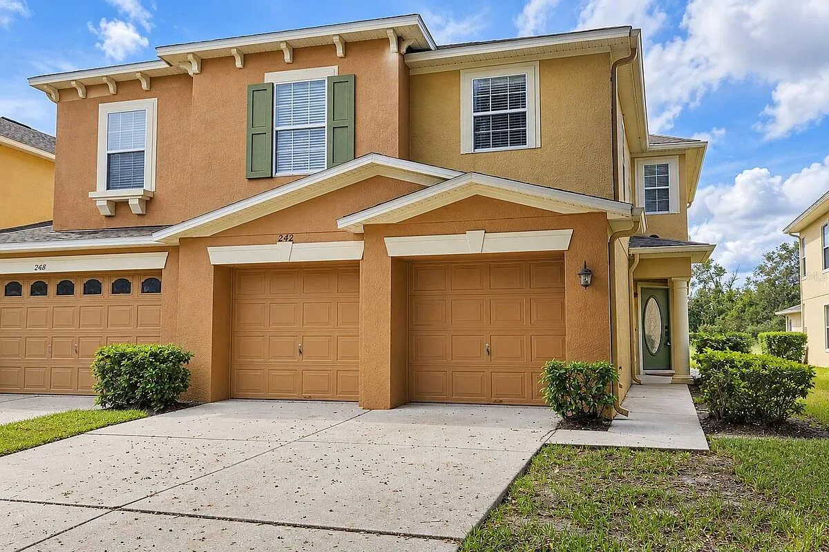 3 bed, 2.5 bath, 1991 sqft, $2,700 — Photo 1