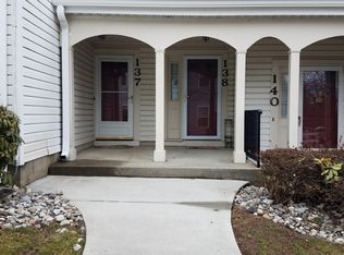 137 Tulip Ln, Freehold, NJ 07728