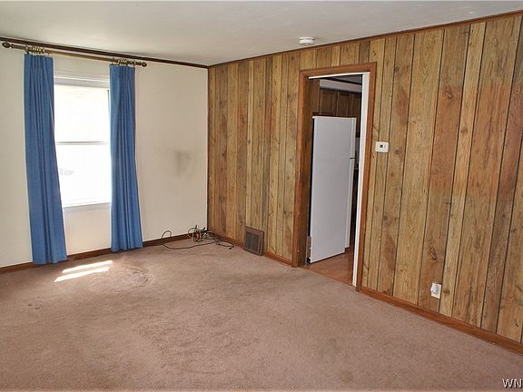 4th image of 130 Helen St