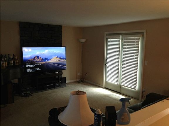 3rd image of 1013 Norpoint Way NE