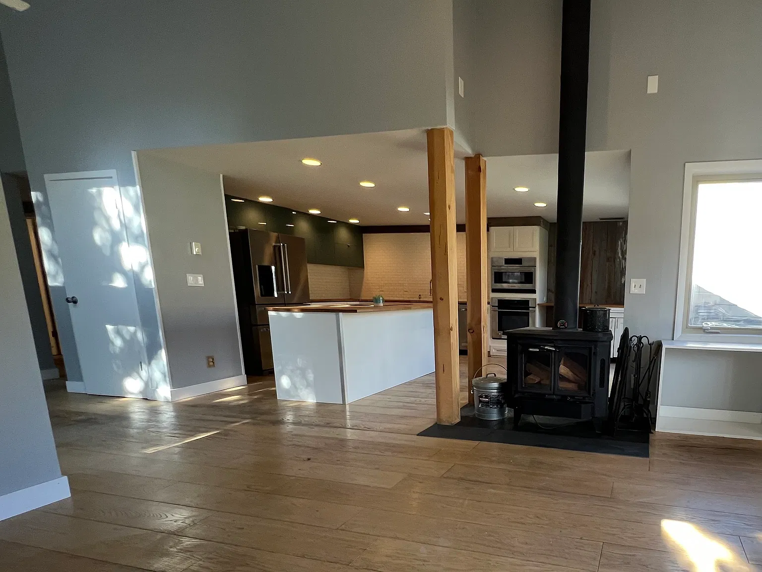 3 bed, 1700 sqft, $4,300 — Photo 2
