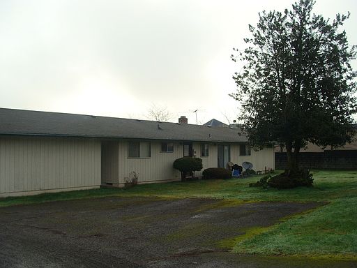 4th image of 413 NE 104th Ave